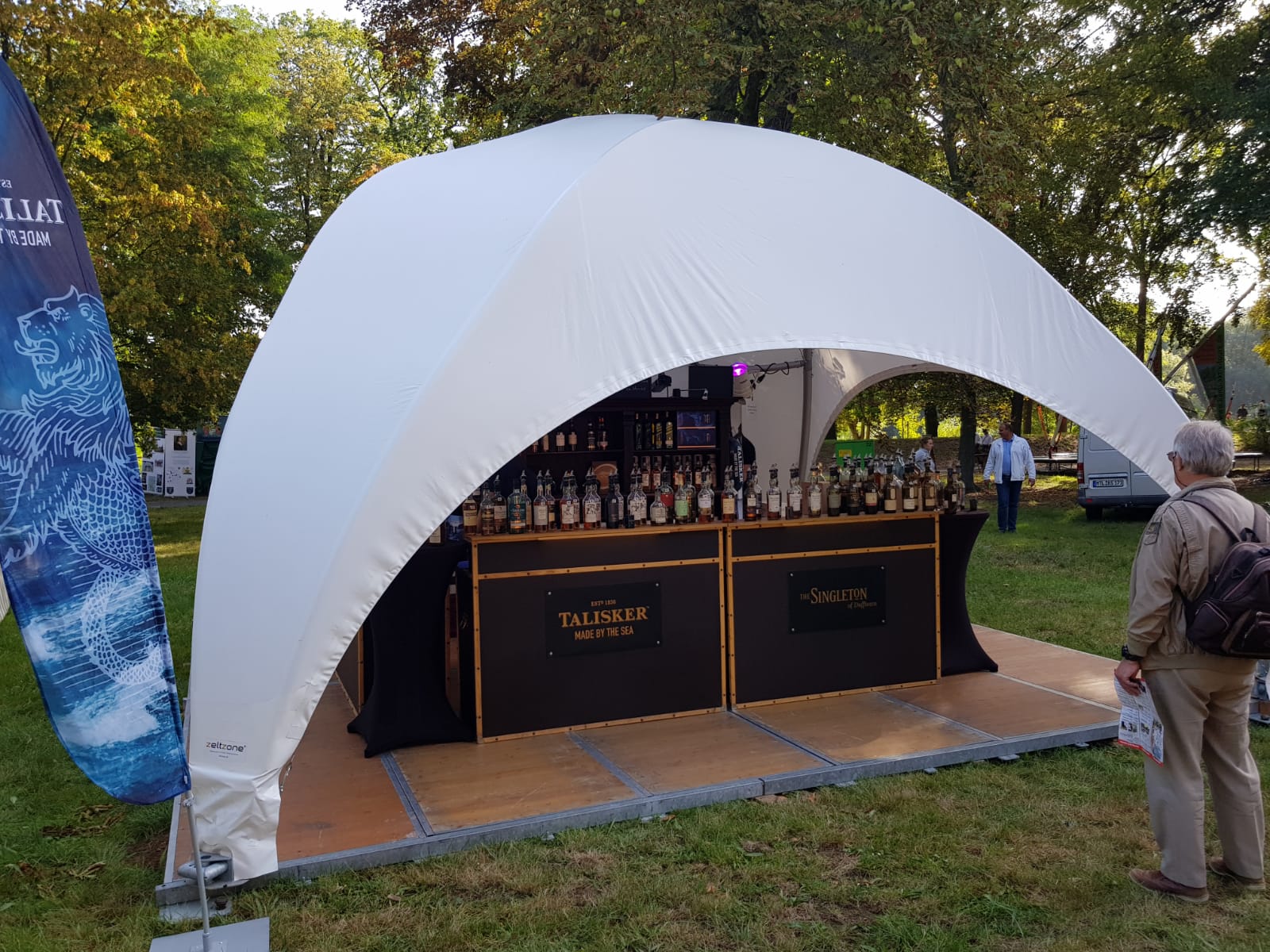 Messestand in Kuppelzelt